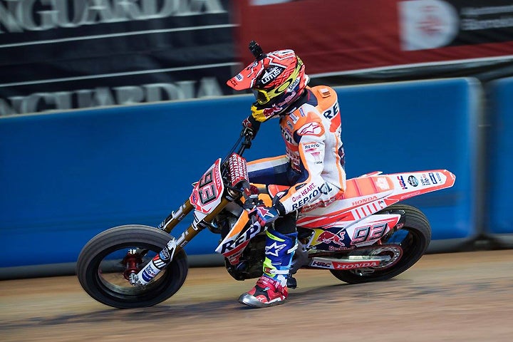 Four-time and reigning MotoGP Champion Marc Marquez put together a dominant performance a the 2016 Superprestigio Dirt Track in Barcelona, Spain. Marquez won the Superprestigio class with a perfect 40-point score, then defeated American flat track star Brad Baker in the 16-lap SuperFinal. PHOTO COURTESY OF SUPERPRESTIGIO DIRT TRACK/FB.
