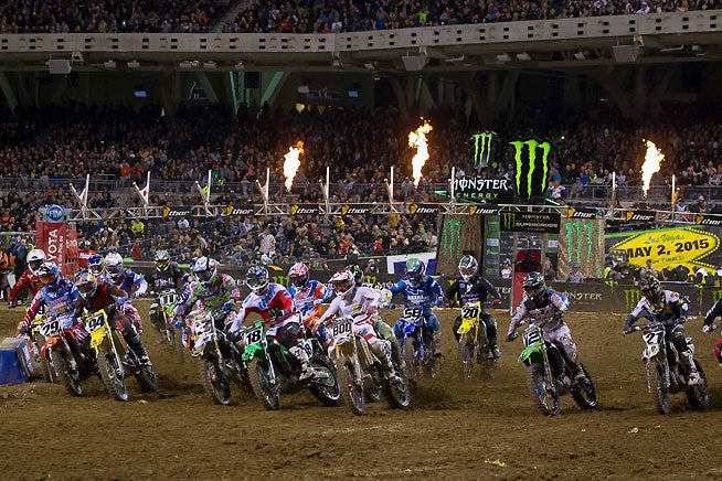 Roczen (94) grabbed the holeshot when the 22-rider, 20-lap 450cc main event roared off the starting gate.