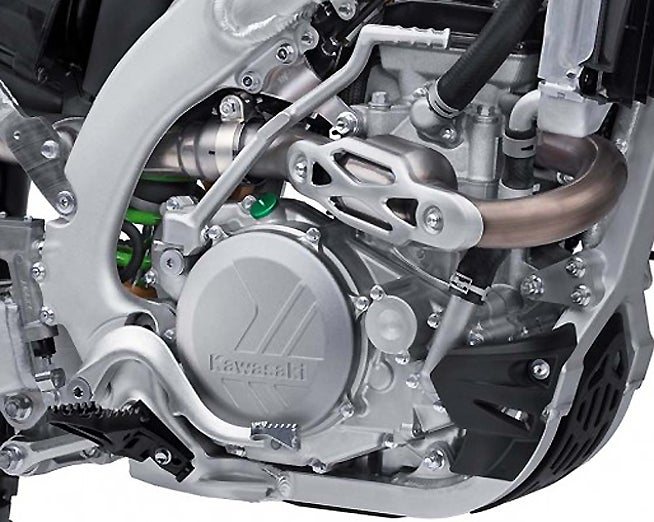 The 2016 KX450F's fuel-injected DOHC engine boasts a redesigned cylinder head with new titanium intake valves and a new bridged-piston piston and an offset cylinder. Kawasaki also shaved weight wherever it could inside the engine as well.