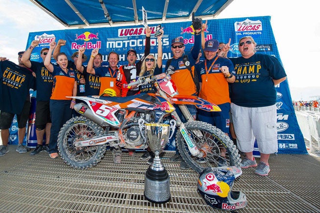Ryan Dungey will defend the Lucas Oil Pro Motocross Championship that he regained in 2015.