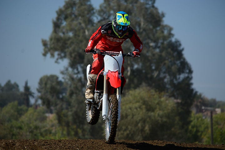 With its well-sorted aluminum permieter chassis, the CRF is stable as well as quick-turning.