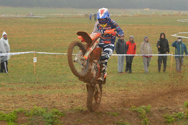 Though mud isn’t his thing, Taylor Robert had lots of practice in it while competing in the Enduro World Championship this year. That experience and speed combined to see him lead the 2016 ISDE overall individual standings and contribute to the U.S. World Trophy team extending its lead over the field.