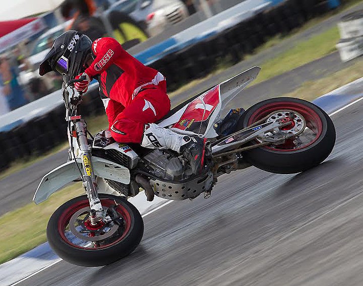 Gage McAllister scored his third consecutive AMA Supermoto Championship in Tucson, Arizona, last weekend. It was also the third consecutive title for Metzeler, which serves as the official tires of the series.