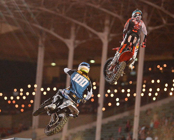 Josh Hansen (left) defeated Trey Canard (right) to earn third place in the 450cc class.  PHOTO BY STEVE COX.