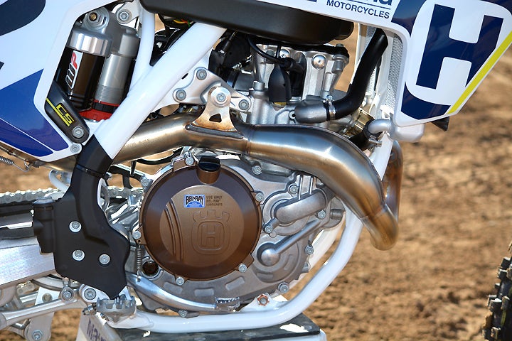 The Husqvarna’s fuel-injected SOHC engine churned out the most horsepower and torque during our dyno thrash, delivering 54.4 horsepower at 9700 rpm.