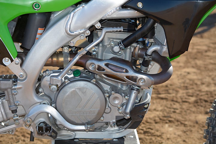 The Kawasaki’s fuel-injected DOHC engine is designed to focus its power strongly in the midrange. The KX wasn’t as strong on the dyno as its raspy exhaust note would suggest, punching out 50.6 peak horsepower at 9000 rpm.