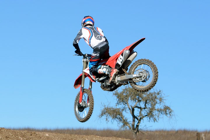 CRF 250: a moto off-road radical da Honda