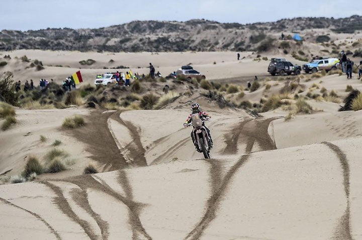 2018 Dakar Rally Stage 7: Barreda Bangs to Another Win - Dirt Bikes