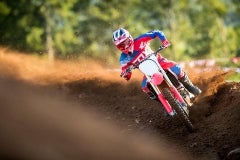 18_CRF250R_ACTION_01