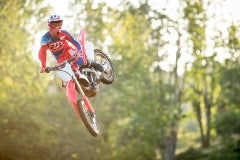 18_CRF250R_ACTION_02